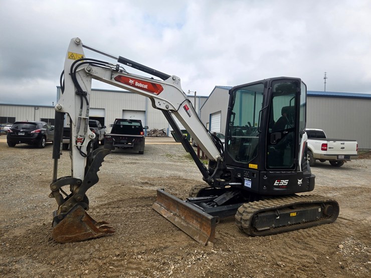 2023-bobcat-e35i-image-3