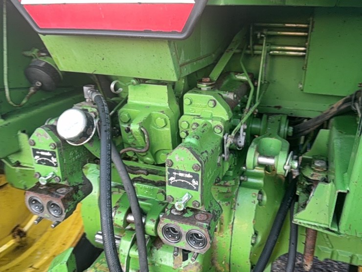 john-deere-725-image-19