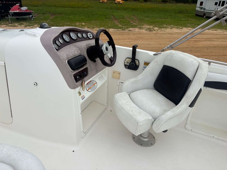 2000-chaparral-sunesta-232-20'-deck-boat-w/-trailer-image-14