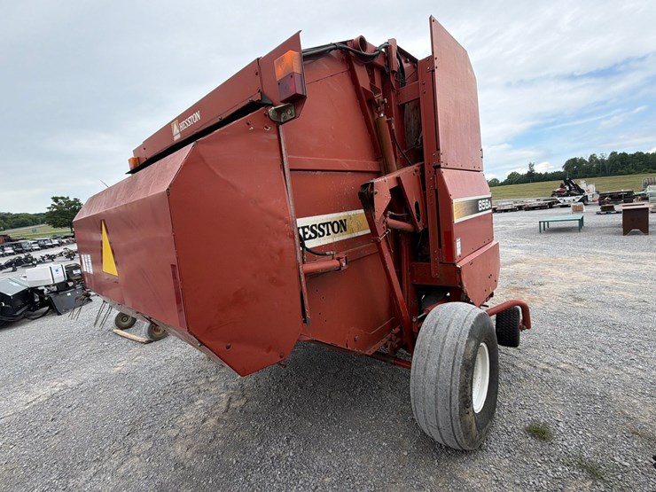 hesston-856a-image-3