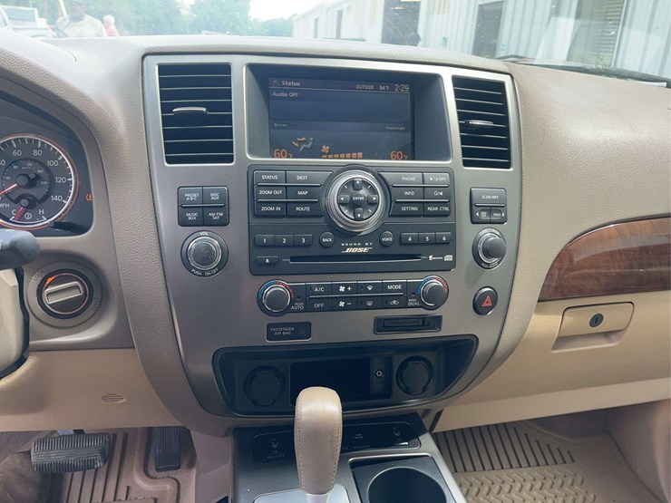 2011-nissan-armada-image-14