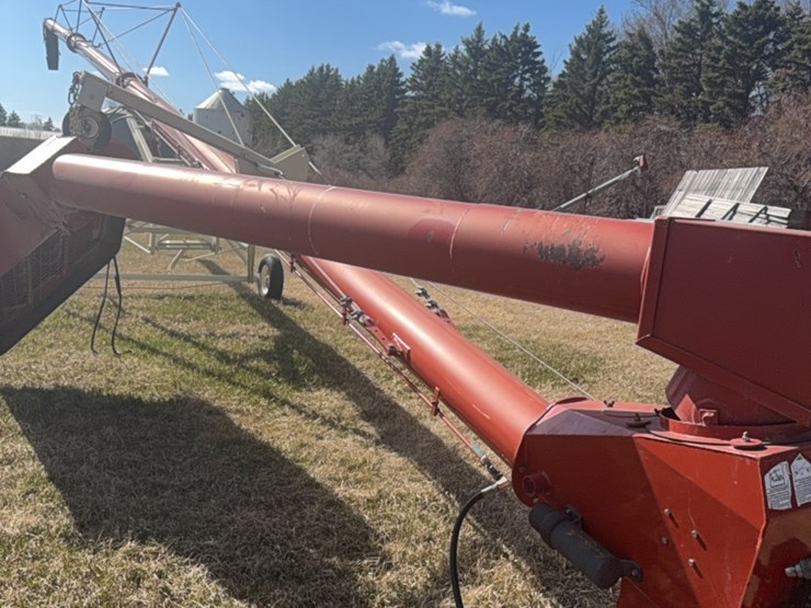 10-x-70-farmking-auger-with-swing-out-mechanical-drive-hopper￼-image-6