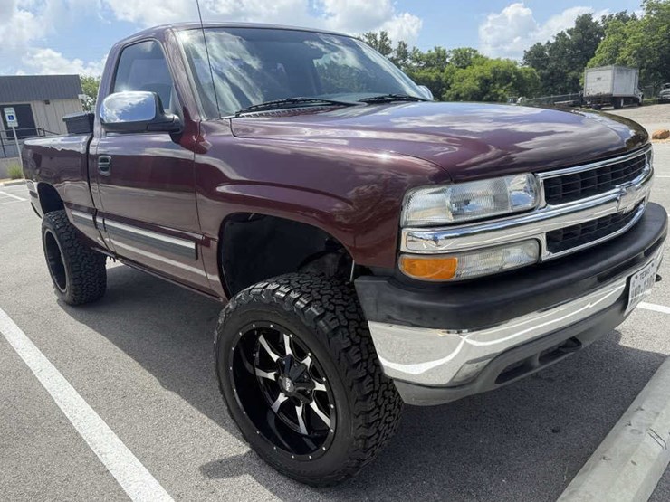 2000-chevrolet-silverado-1500-image-3