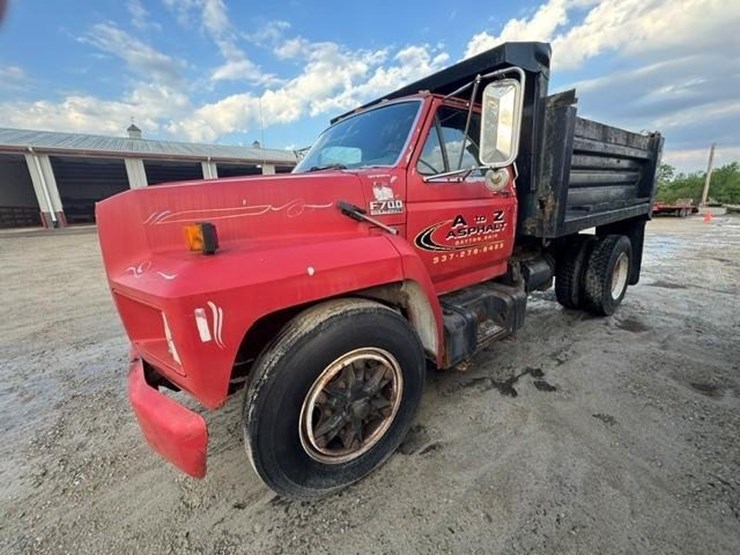 1994-ford-f700-image-1