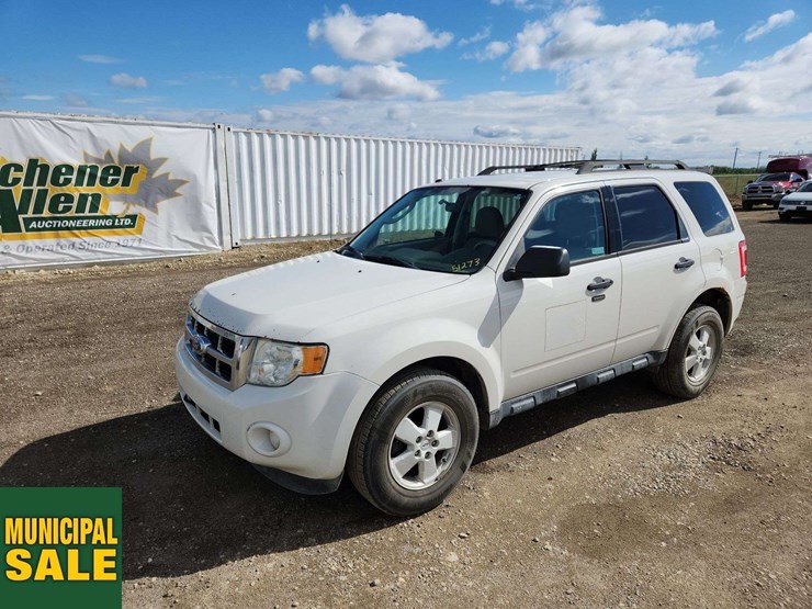 2011-ford-escape-image-1