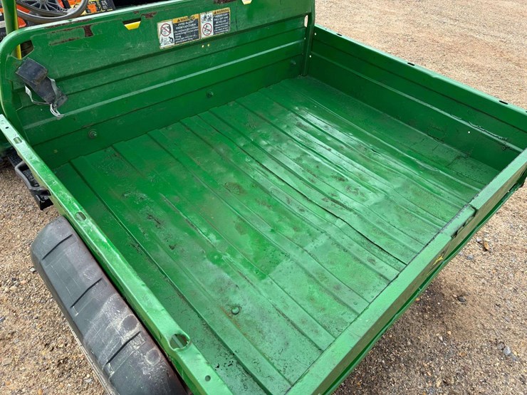 john-deere-gator-image-17