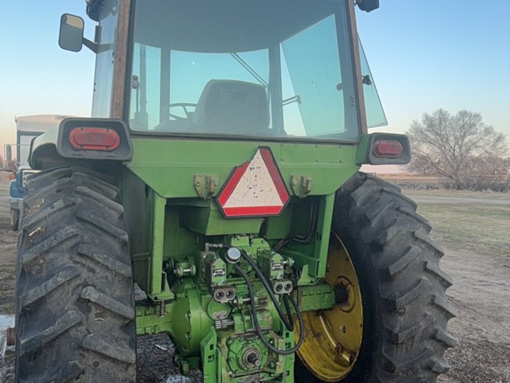 john-deere-725-image-14