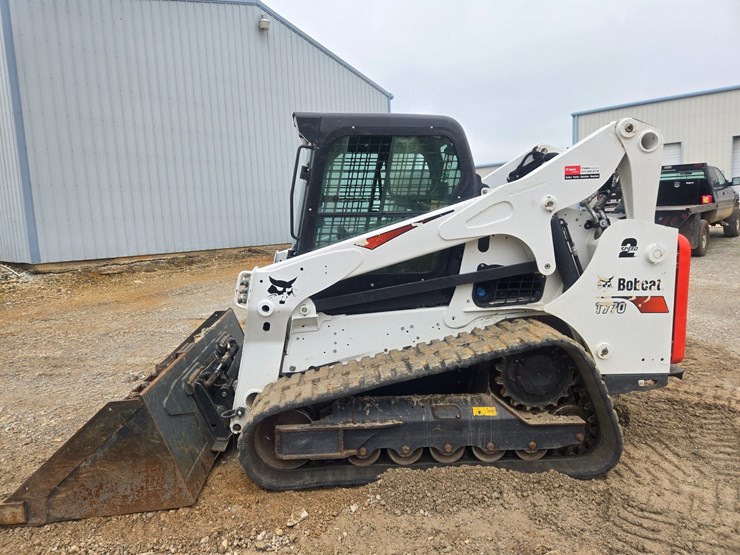 2023-bobcat-t770-image-3