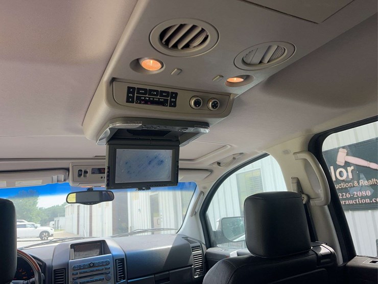 2004-infiniti-qx56-image-24