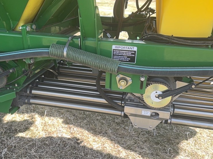 2000-john-deere-1910-image-141