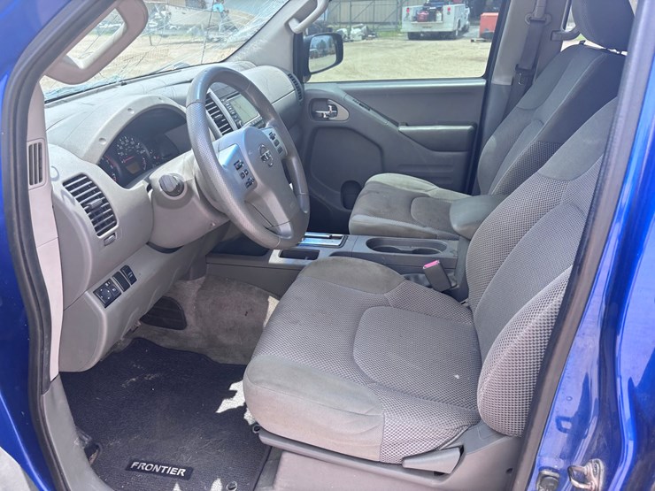 2015-nissan-frontier-image-5