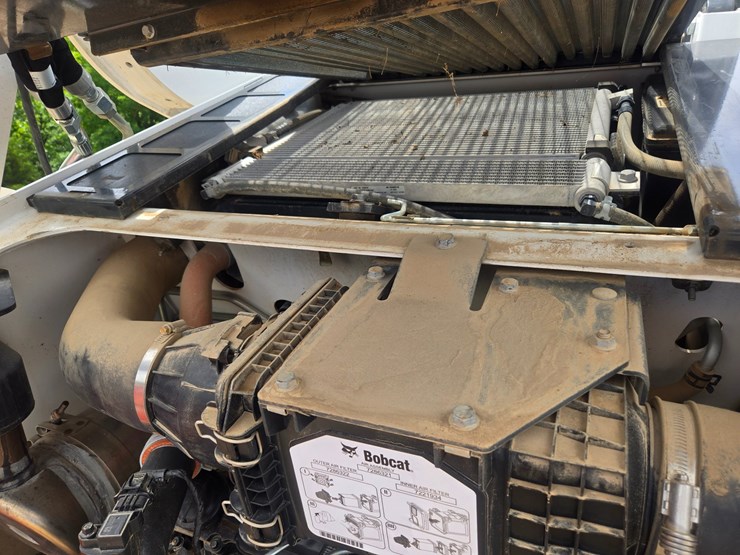 2024-bobcat-t650-image-22