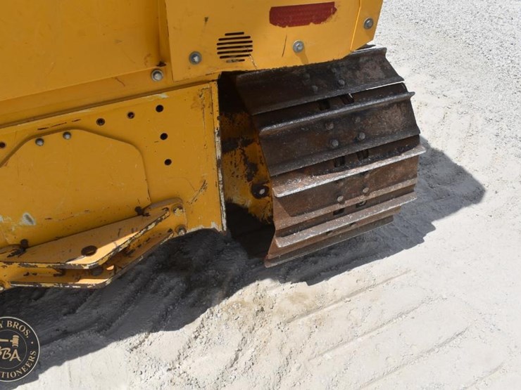 2022-deere-650k-lgp-image-37