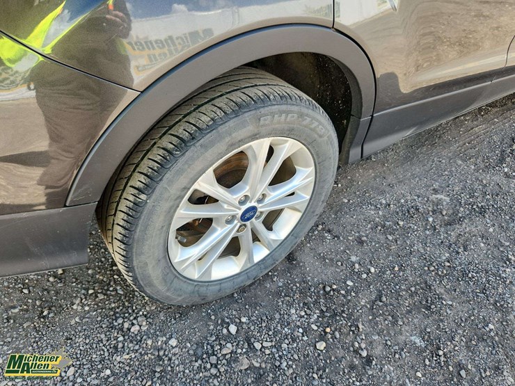 2016-ford-escape-image-30