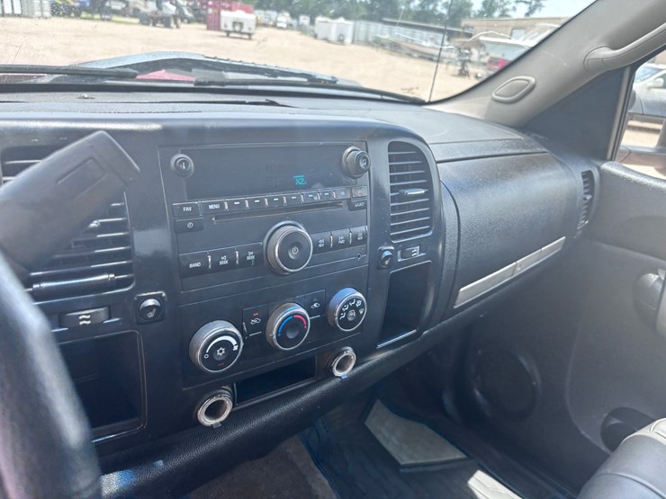 2007-chevrolet-silverado-2500-image-8