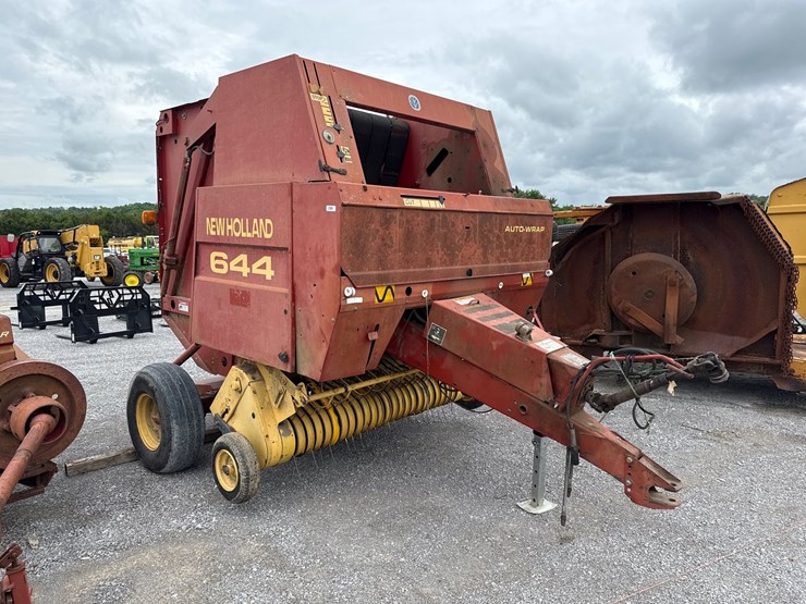 new-holland-644-image-2