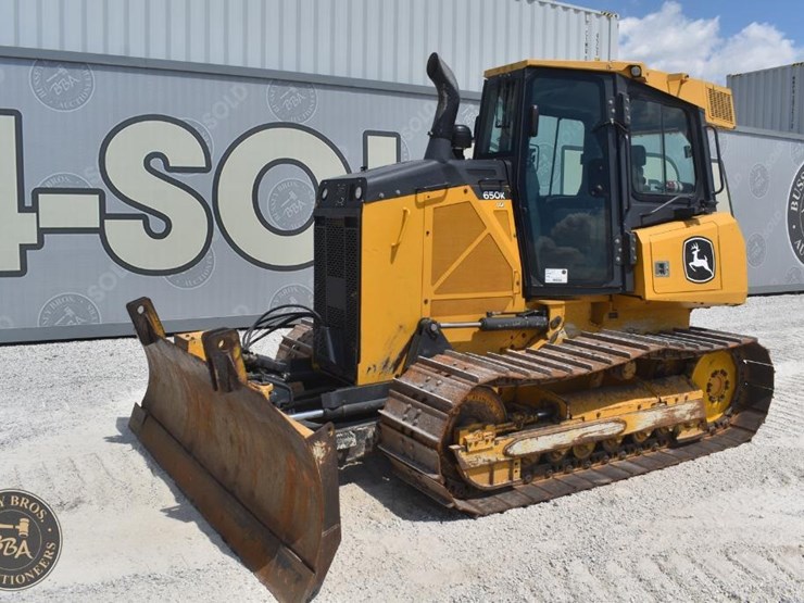 2022-deere-650k-lgp-image-2
