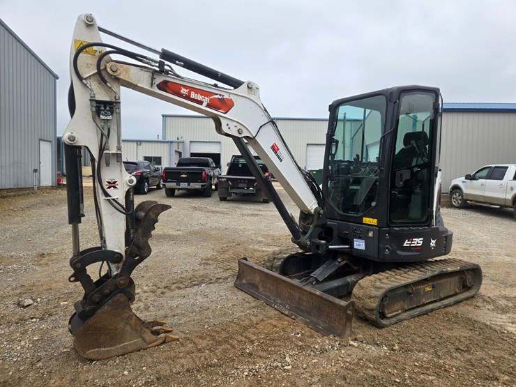 2022-bobcat-e35-image-3