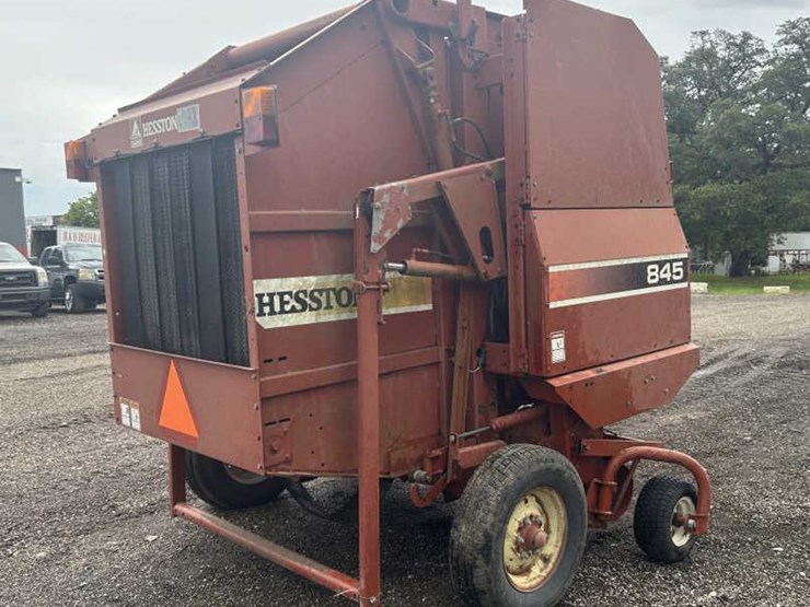 hesston-845-image-4
