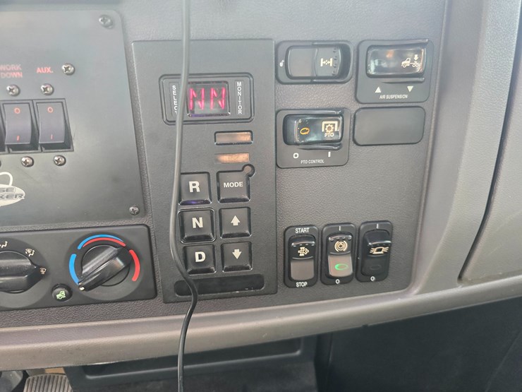 2022-peterbilt-337-image-69