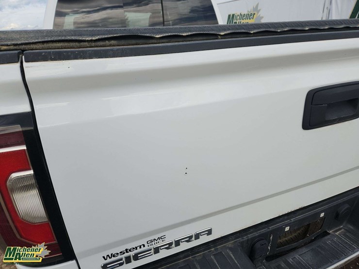 2017-gmc-sierra-1500-image-41