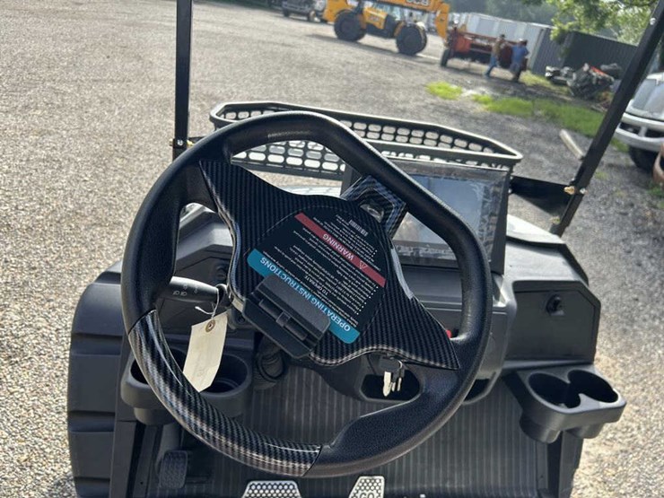 #39-•-4-seat-electric-golf-cart---sdlgc80---white-image-8