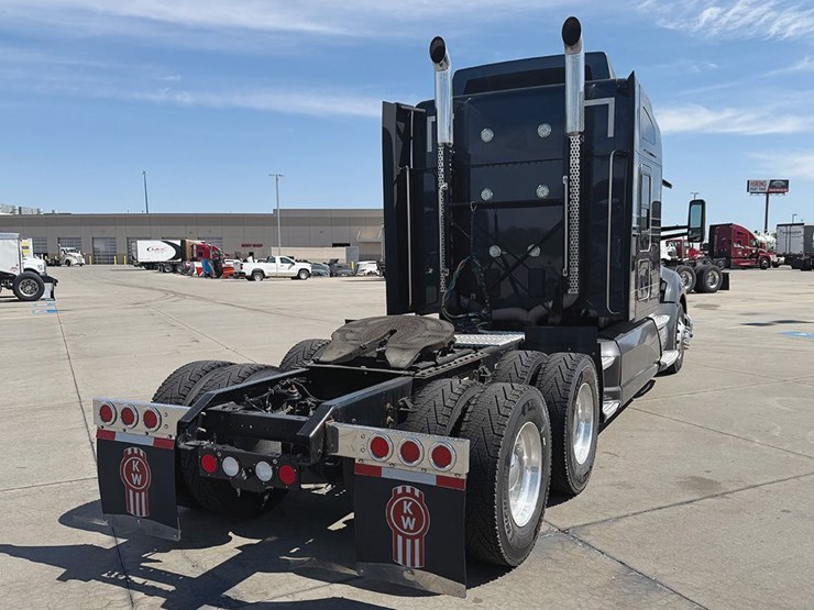 2021-kenworth-t680-image-4