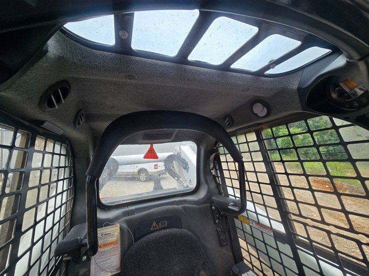 2023-bobcat-t770-image-27
