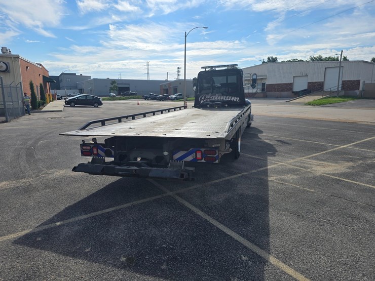2022-peterbilt-337-image-17
