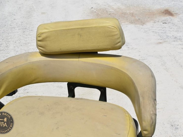 john-deere-3010-image-34