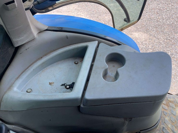 new-holland-t6020-image-15