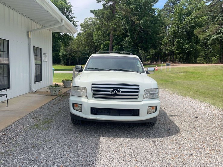 2004-infiniti-qx56-image-3