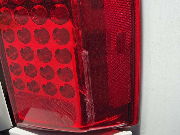 2010-infiniti-qx56-image-15