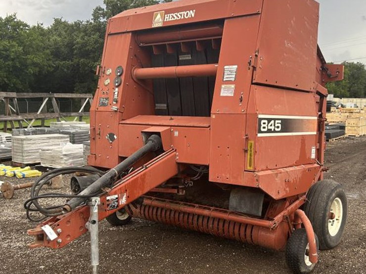 hesston-845-image-1
