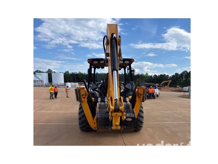 2020-jcb-3cx-image-4
