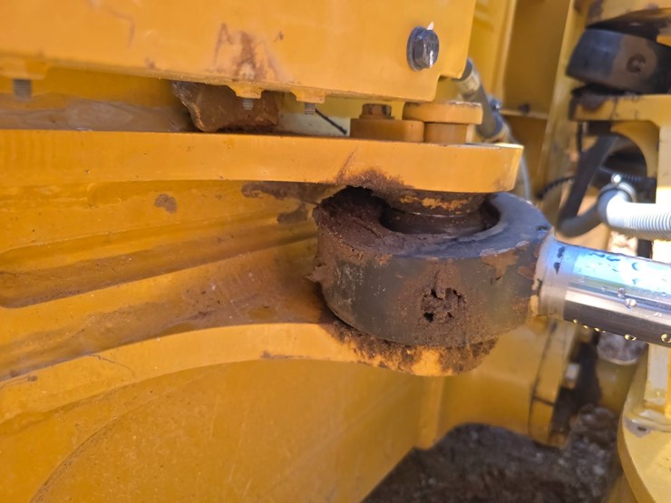 caterpillar-d4-image-24