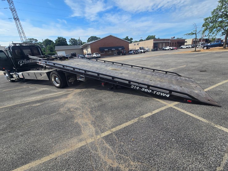 2022-peterbilt-337-image-83