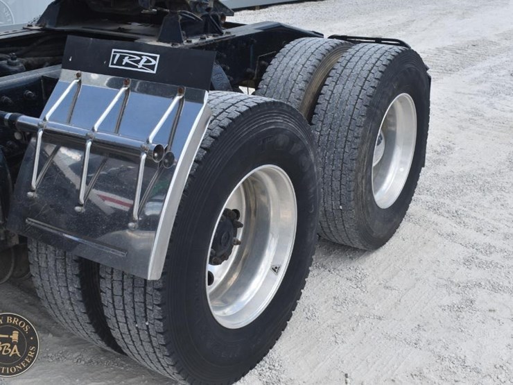 2005-peterbilt-378-image-29