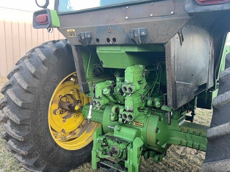 john-deere-4440-image-12