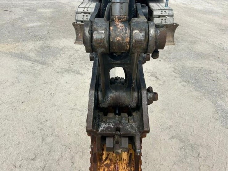 2014-deere-85g-image-55