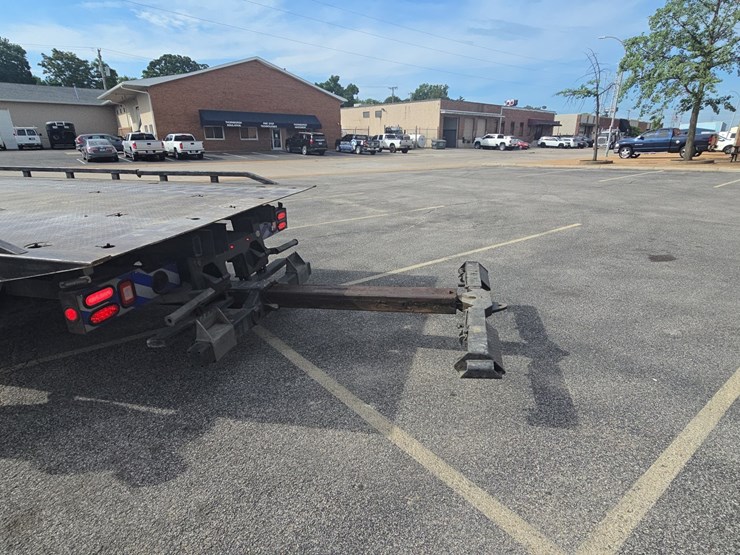 2022-peterbilt-337-image-130