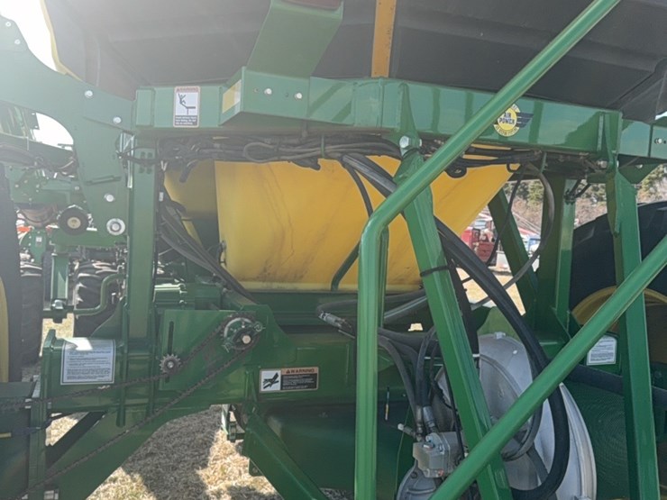 2000-john-deere-1910-image-120