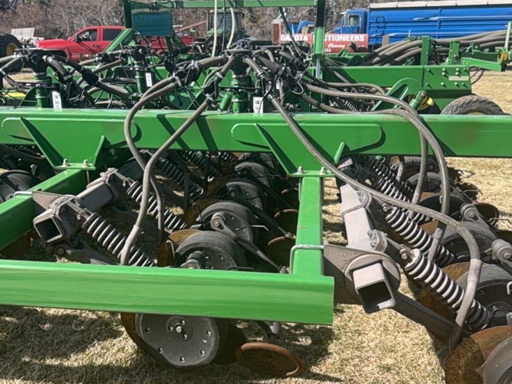 2000-john-deere-1910-image-61