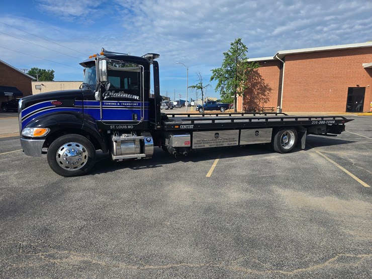 2022-peterbilt-337-image-5