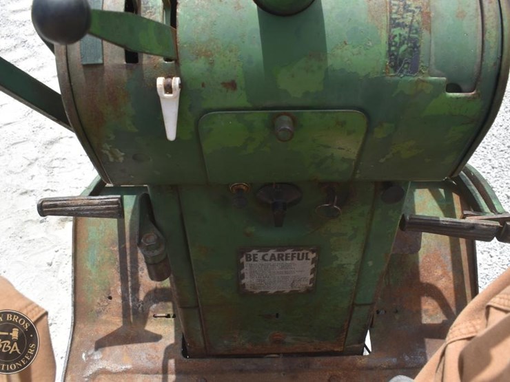 john-deere-3010-image-40