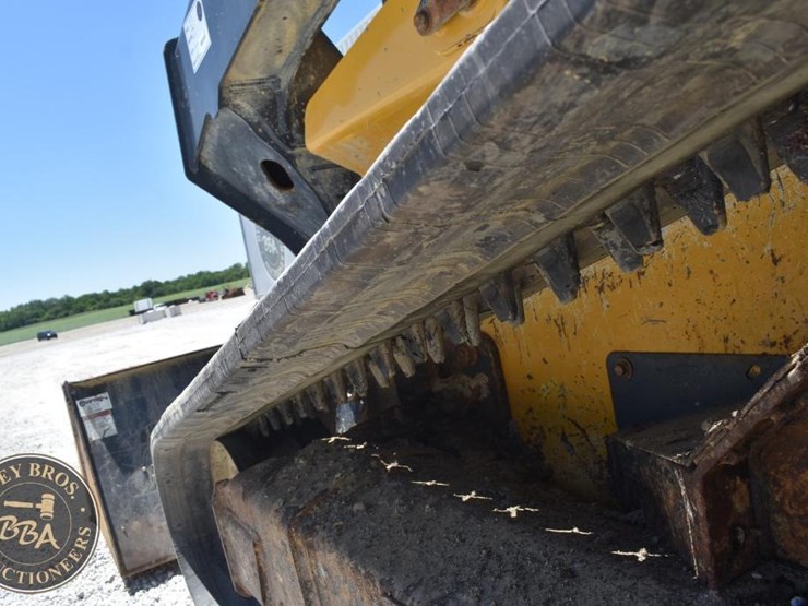 2018-deere-333g-image-32