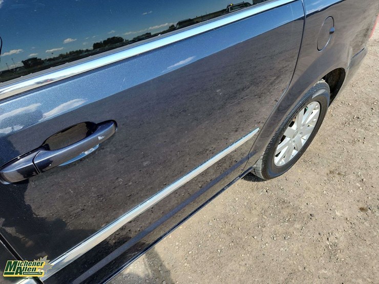 2014-chrysler-town-&-country-image-27
