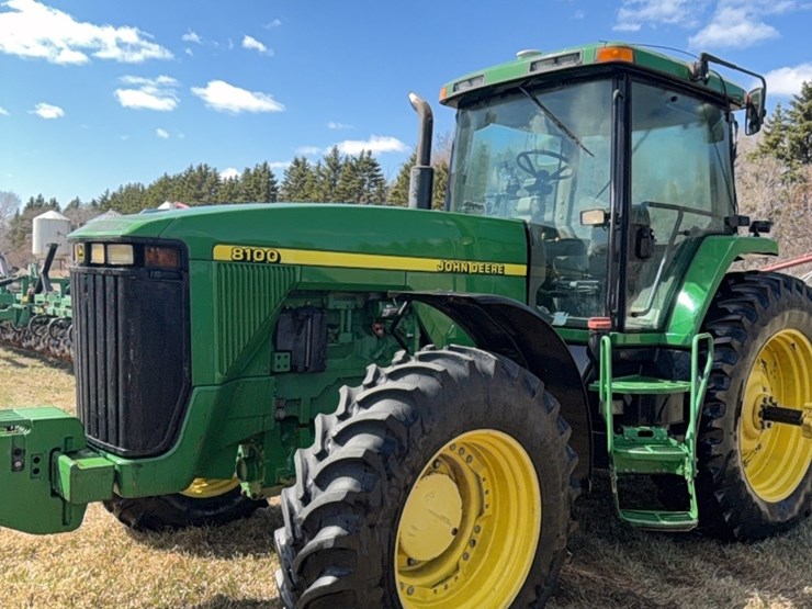 john-deere-8100-image-3