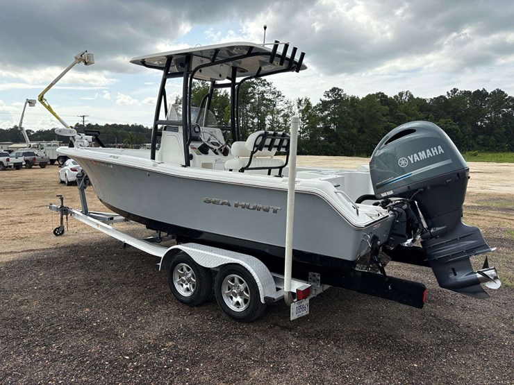 2015-sea-hunt-"triton-210"-center-console-fiberglass-boat-*fully-equipped*-image-2