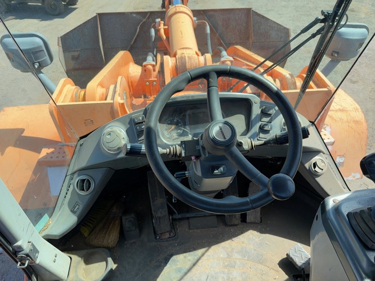 2015-doosan-dl450-3-image-24